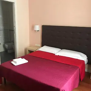 Elle Cavour Rome